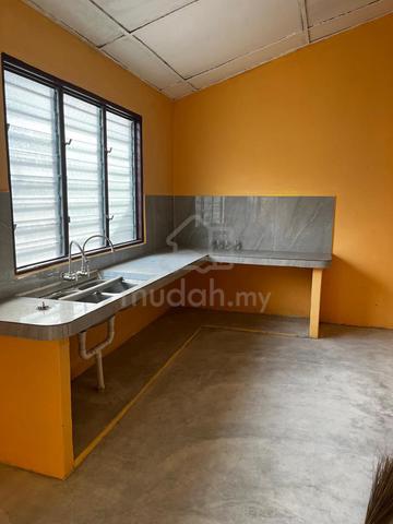 2 Rooms are available at this Single Story Terraced House Slim River 1