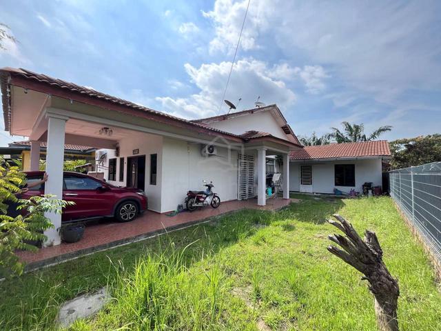 [Fully Furnished] Rumah semi D setingkat Taman Rambai Emas 1