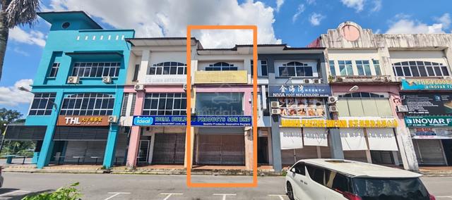 ‼️ 3rd Mile FACING MAIN ROAD 3-Storey Intermediate Shoplot for SALE ‼️ 1