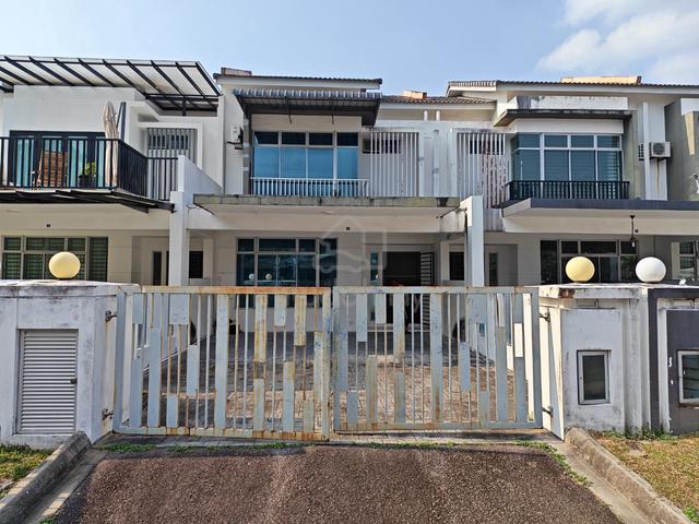 [PARTLY FURNISHED] 2 Sty Terrace House Tmn Desaru Utama, Jln Akasia, 1