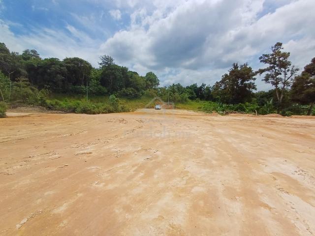 BEST VALUE LARGE FLAT LAND! INDUSTRIAL & AGRICULTURAL! Semenyih 1
