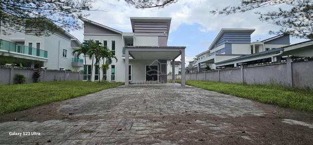 2 storey Bungalow house at Meru Hill, Ipoh 1