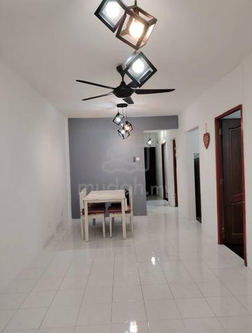 Impian Apartment 1
