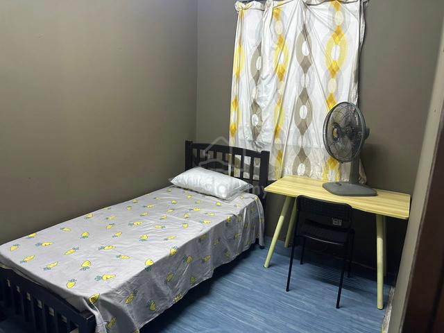 Two-storey building with two rooms available for rent. 1