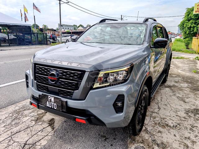 Nissan NAVARA PRO-4X 2.5L(A) CRDi 7SPD 4X4 pickups - 2