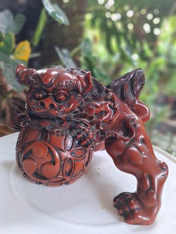 Vintage Large Red Cinnabar Resin Foo Dogs  - photo 4 of 6