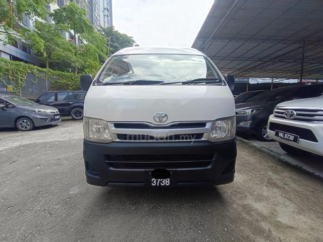 Toyota Hiace Van 2.7 Petrol window van - 2