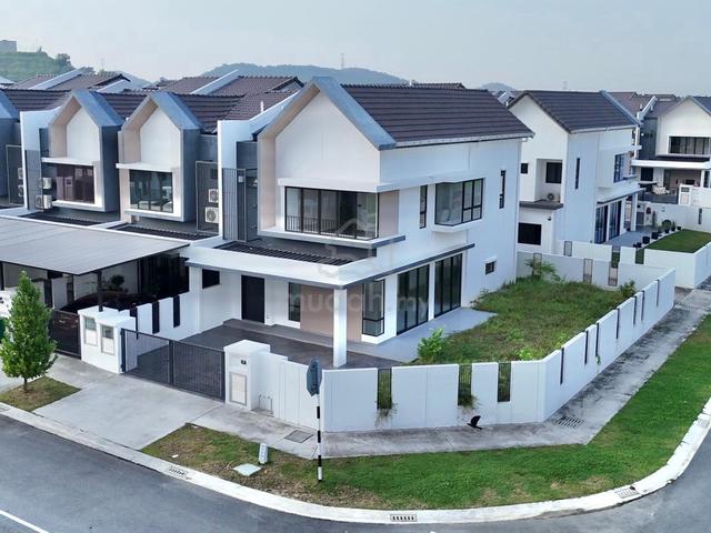 CORNER LOT CANTIK Teres 2 Tingkat Serenia Aiora Sepang 1