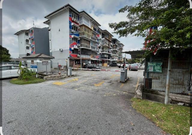 Rose Apartment @ Bukit Indah 1