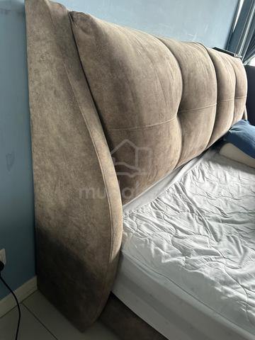 Queen Size Upholstered Bed Frame – Beige/Taupe - photo 6 of 6