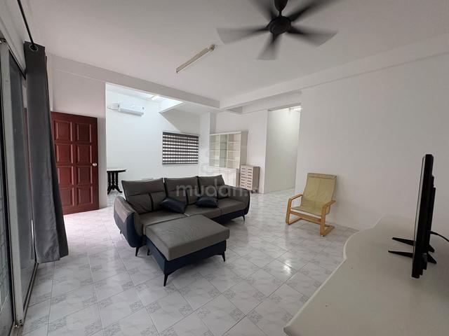 FULLY RENOVATED + FURNISHED Sungai Ara 2-Storey Ter 1600sf 4-Bedrooms 1