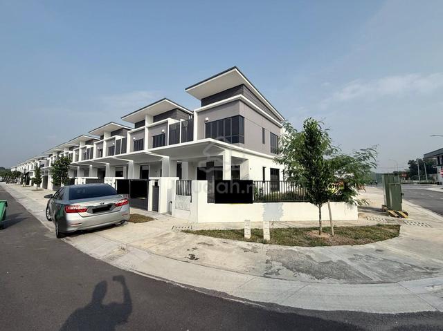 Corner Lot Double Storey Lena Residence Alam Impian 1