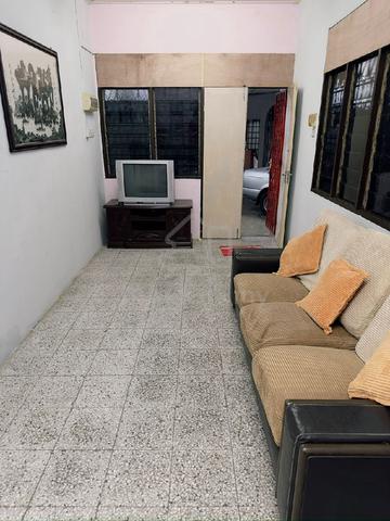 Corner Lot Terraced House For Rent 1