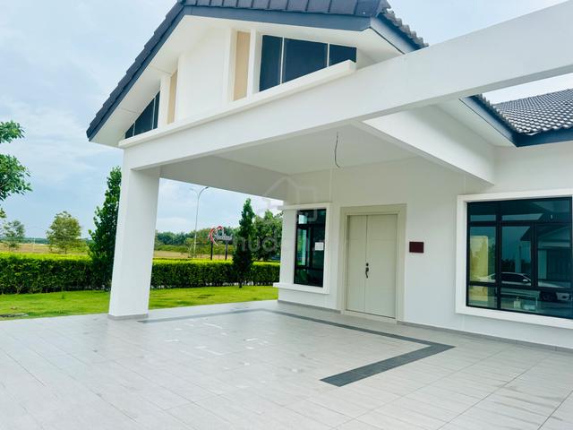 0 Book & Free Cabinet Freehold 10ft Land 1 Storey Semi D Mydin Melaka 1