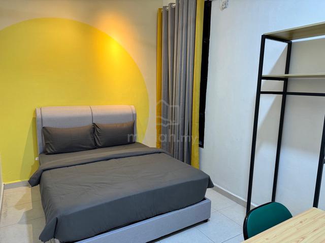 Suriamas Larkin Room For Rent Bus to CIQ 1