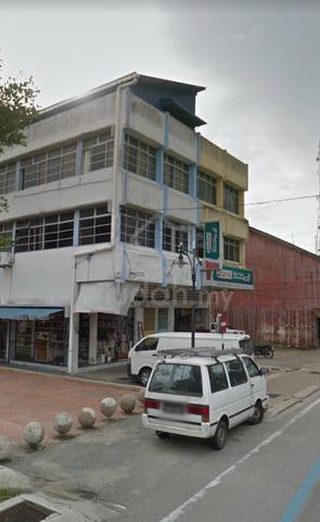 PEKAN PAHANG 3-storey shop PROMINENT Frontage STRATEGIC location 1