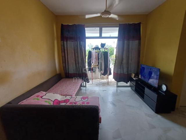 Kiambang Apartment 1