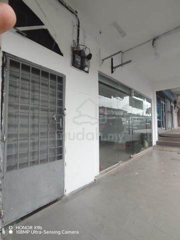 Jalan Hang Tuah @ Taman Skudai Baru Double Storey Shoplot 1