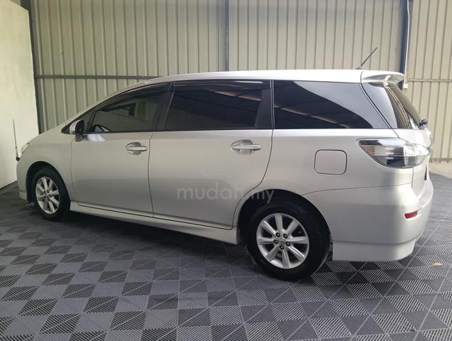 2013 Toyota WISH 1.8 G ZGE20G FACELIFT (A) - 4