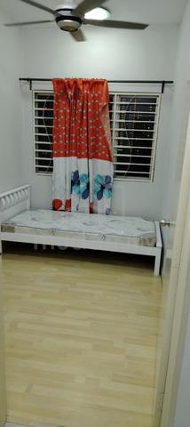 Fascinating Medium Room,Female, Putra Suria Resident,2min Cheras lrt 1
