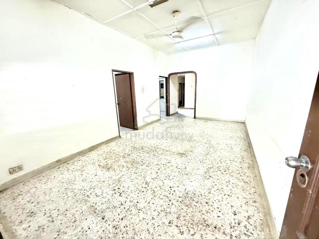 Taman Damansara Aliff, Tampoi Double Storey Terrace House 4 Bed 3 Bath 1