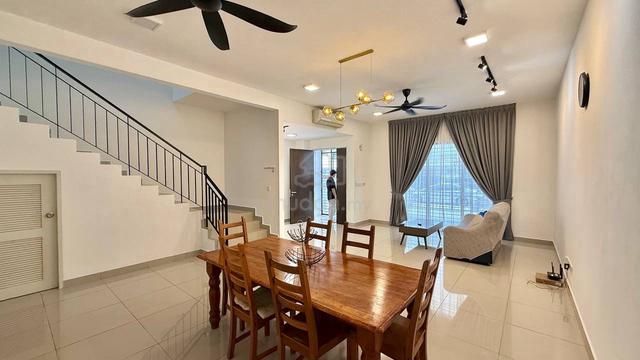 ALMOST FULLY FURNISHED! ELITE AREA! For Rent-Sejati Lakeside,Cyberjaya 1