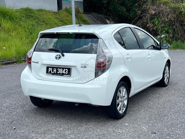 2013 Toyota PRIUS C 1.5 (HYBRID) (A) - 2