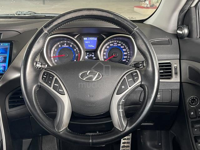 2012 Hyundai Elantra 1.8 (AT)/ Low Mileage - 4