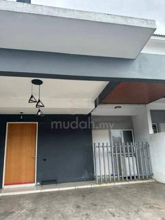 CANTIK RENOVATED FREEHOLD💥💥2 Storey Laurel Laman View Cyberjaya 1