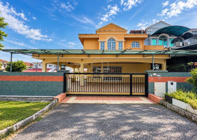 HUGE LAND Double Storey CORNER LOT Terrace Taman Sri Mewah Kajang 1