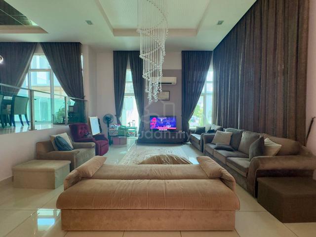 Partially Furnished 3 Storey Semi-D @Clover Garden Residence,Cyberjaya 1