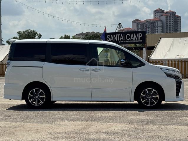 2021 Toyota VOXY 2.0 ZS KIRAMEKI III (A) - 4