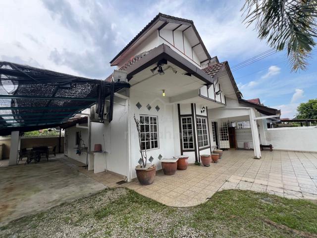 [CORNER LOT] USJ 6, Subang Jaya, 1.5 Storey, Great Location, Freehold 2