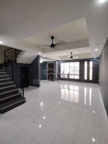 2 Storey @ Jalan Layang, TAMAN PERLING (Aircond, near to Bukit Indah) 1