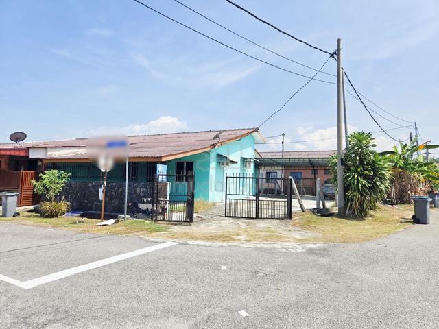 [Corner Lot] Teres Setingkat, Kuala Permai, Kuala Sg Baru, Melaka 1