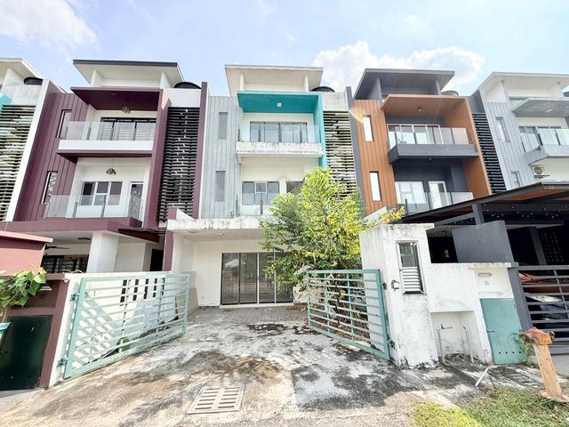 3 Storey Terrace Clover Homes Laman Semanggi Semenyih 1