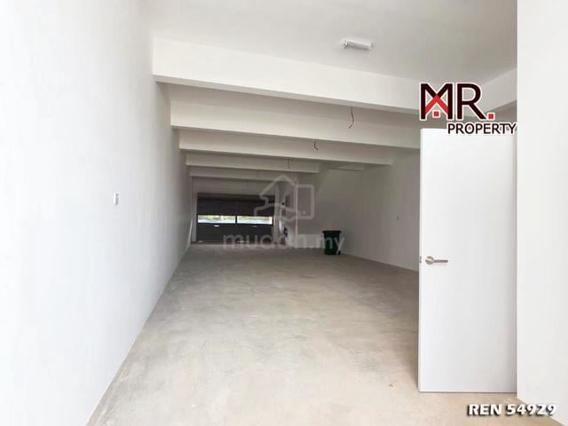 FACING ROAD @Double Storey Shop Lot Bintang Perdana FOR RENT 1