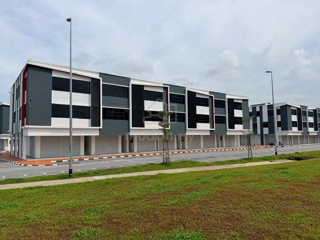 Cheap/ new 3 storey shoplot/ atrium/ arden city township/ heart centre 1