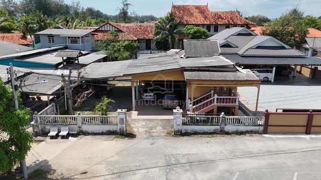 Bahagian Tanah Kampung dan Rumah Untuk Di Jual 1