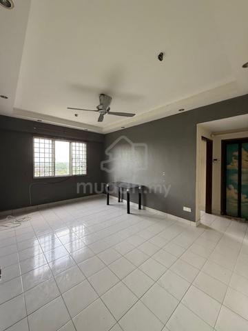 Persiaran Tanjung Apartment 1