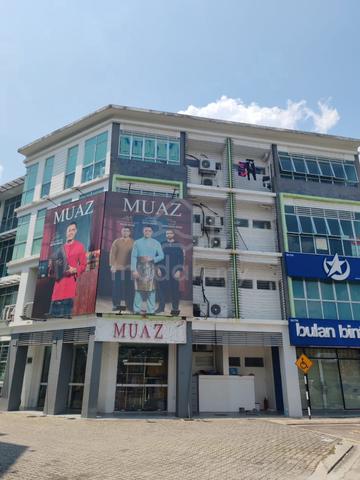 3 Storey shop lot @Bandar Baru Uda@Johor Bahru 1