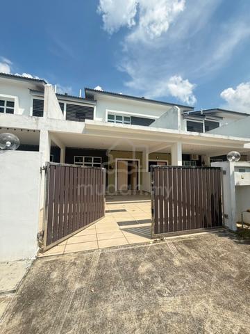Double Storey Pasir Gudang - Partially Furnished - All Race - 4Bed 1