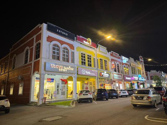 Austin Height Nanyang Double Storey Shoplot Mount Austin Taman Daya 1