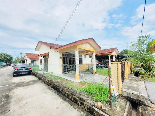 END LOT Single Storey Taman Bukit Sendayan, Bandar Sri Sendayan 1