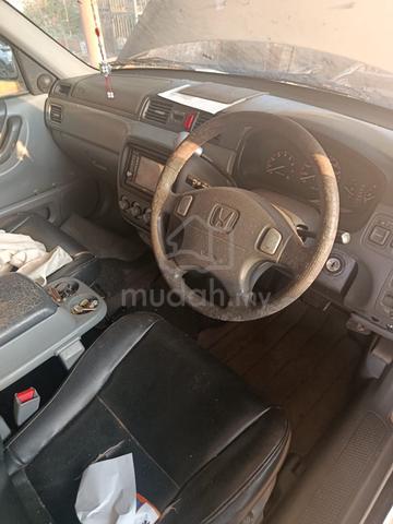 broken 1997 Honda CR-V for sale - 4