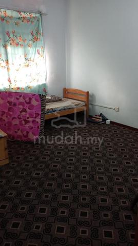 Single Room with separate wash room for rent in a Shared Flat 1