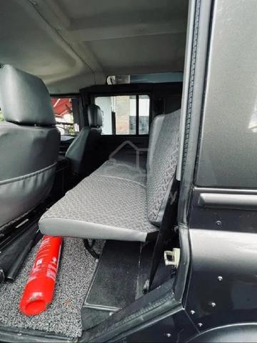 2002 Land Rover DEFENDER 2.5 110SW (M) - 5