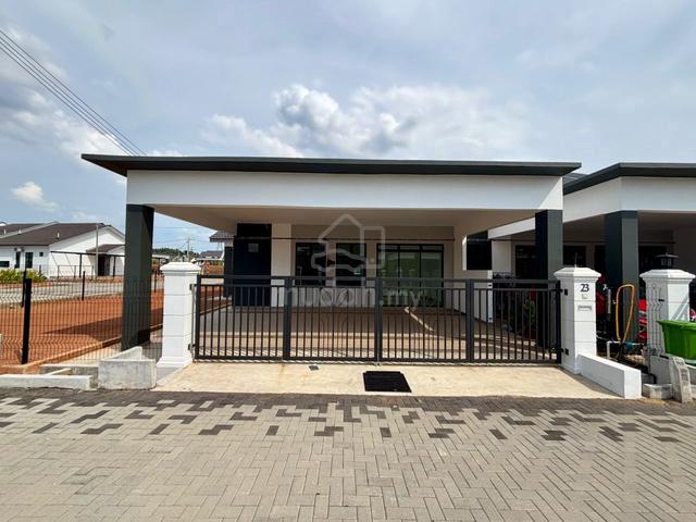 Corner lot teres setingkat kotasas rivervale 1