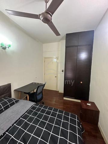Medium Room @ Seri Maya , Setiawangsa 2 min to LRT Station 2