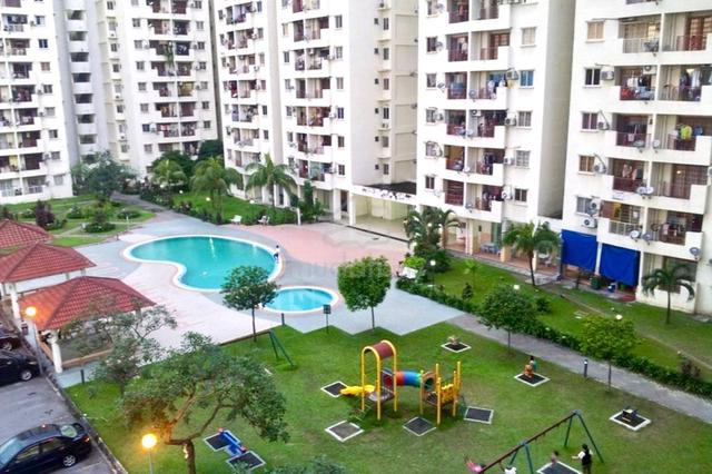 Pandan Court 1